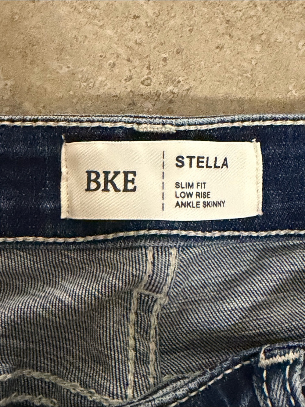 BKE Stella size 27. slim fit, low rise, skinny, ankle - like new - Picture 3 of 4